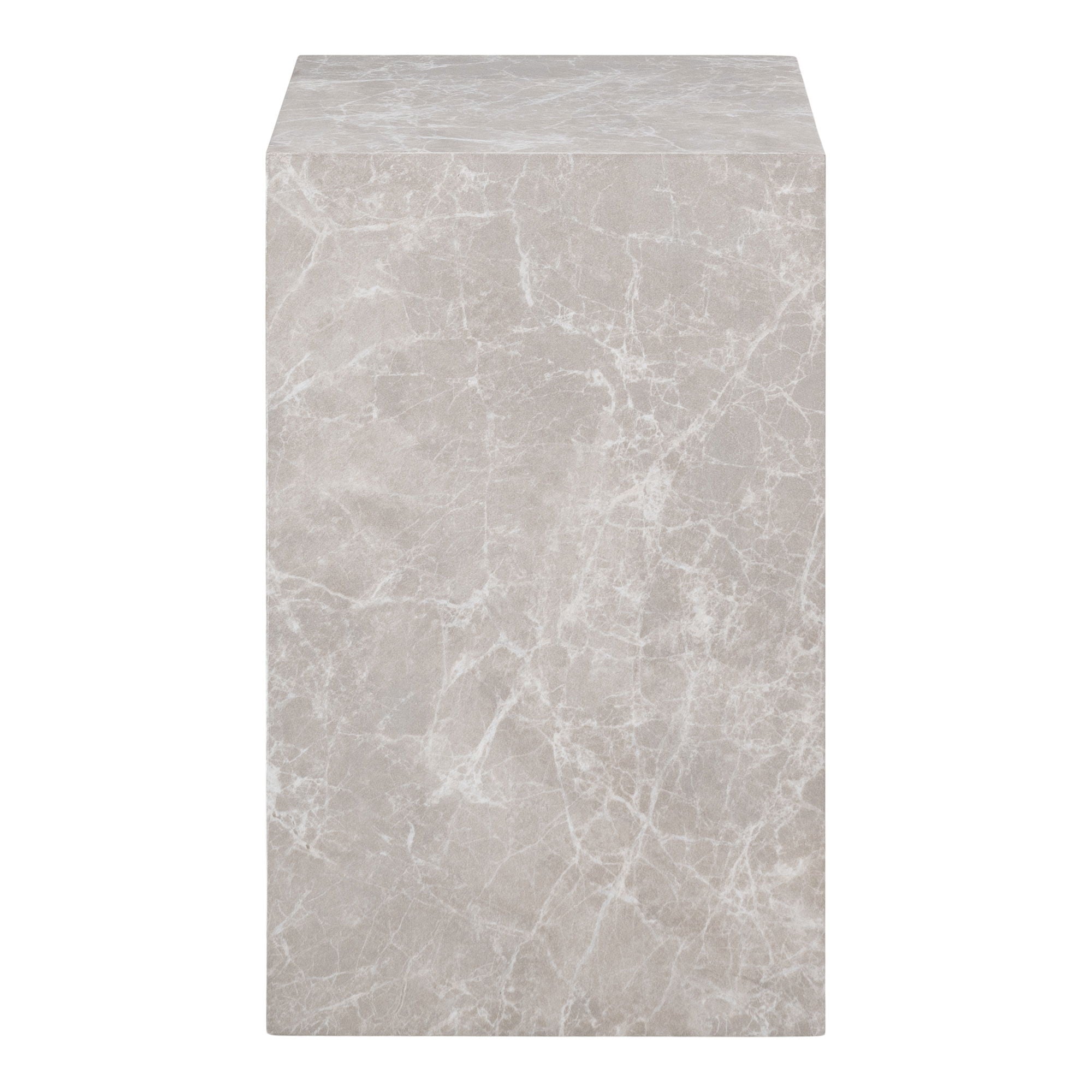 Close-up van House Nordic Prague Bijzettafel marmerlook beige top met keramische vaas en mok op schotel